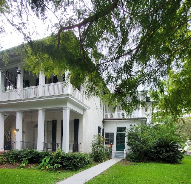 Building Photo - 1803 Calhoun St Unit B