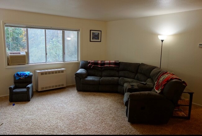 Photo - 18431 Marquis Dr Unit B