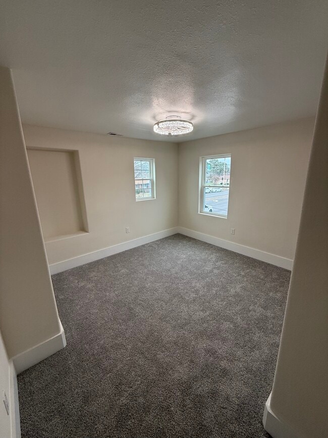 Photo - 2000 Effingham St