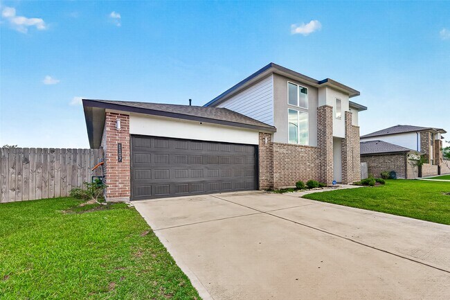 Photo - 1107 Lakes Edge Ln