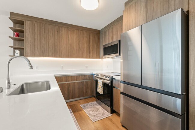 1515 Liona St Unit 2304