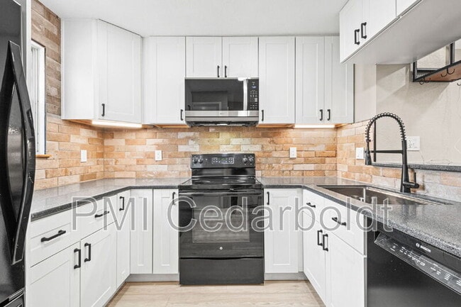 Photo - 2578 E Nichols Cir
