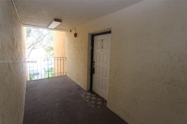 Building Photo - 8005 Lake Dr Unit 212