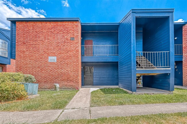 Building Photo - 13480 S Thorntree Dr Unit 1206