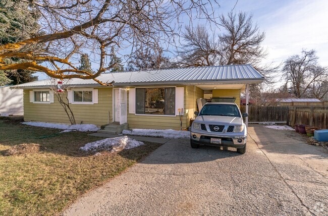 Building Photo - 3 Bedroom 1.5 Bath Rental
