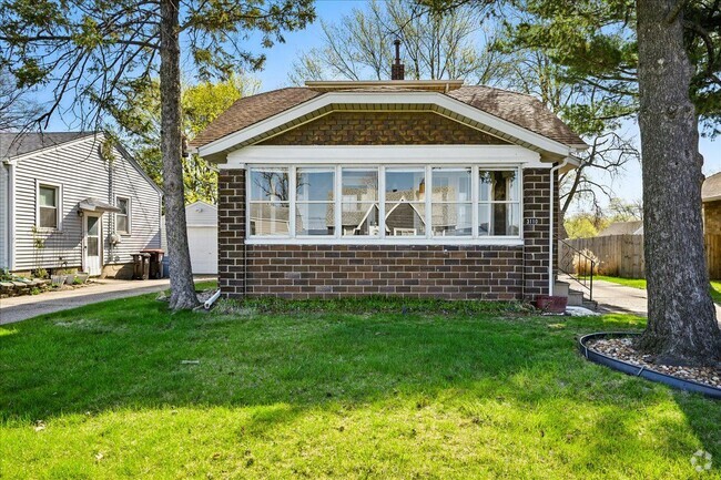 Building Photo - 3110 N Sherwood Ave Rental