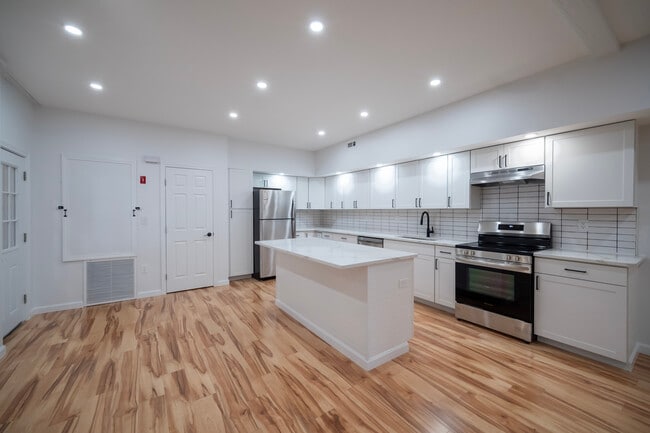 Photo - 10 Wampanoag Trl Unit 3