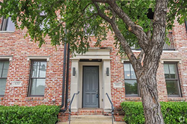 Building Photo - 660 S Pearl Expy Rental