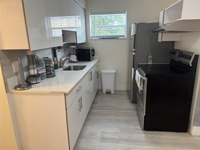 Photo - 1638 Plunkett St Unit 10