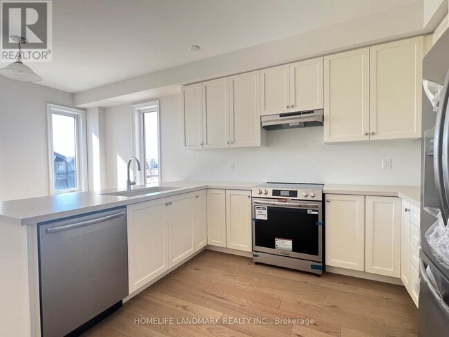 Photo - 2808 Tippett Mews