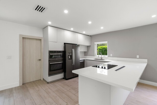 Photo - 4020 Riviera Dr