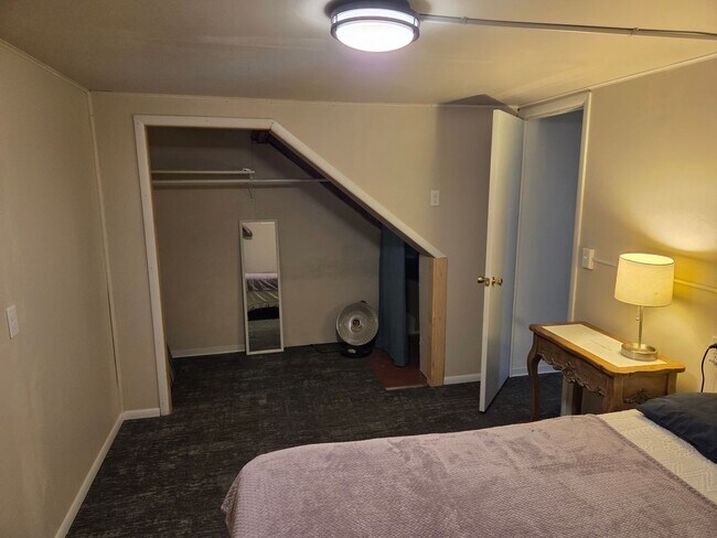 Photo - Furnished 1 Bedroom 1 Bath Basement Unit-No Pets-Single Occupancy -NO SMOKING