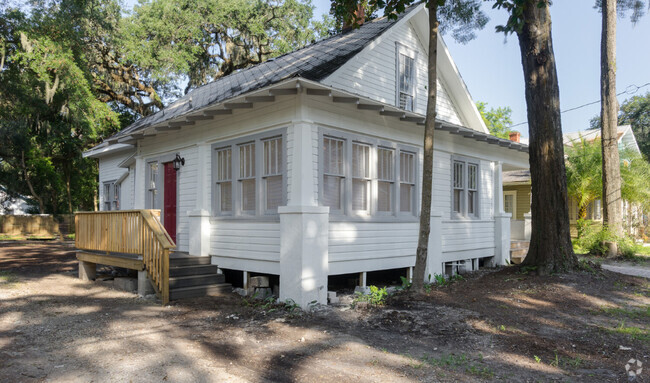 Building Photo - 120 NW 10th St Rental