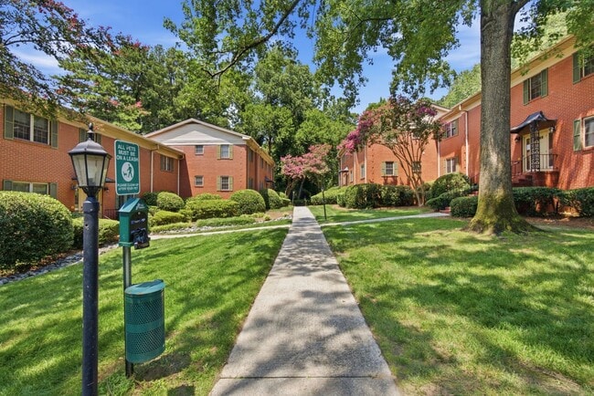 Photo - 430 Lindbergh Drive NE