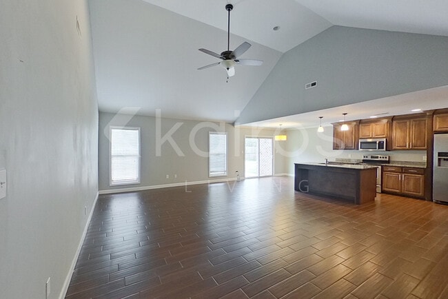 Photo - 901 Division St