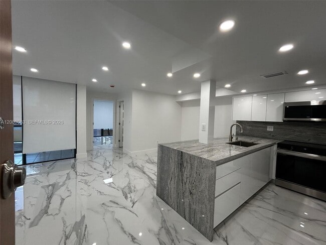 Building Photo - 11790 SW 18th St Unit 227-3