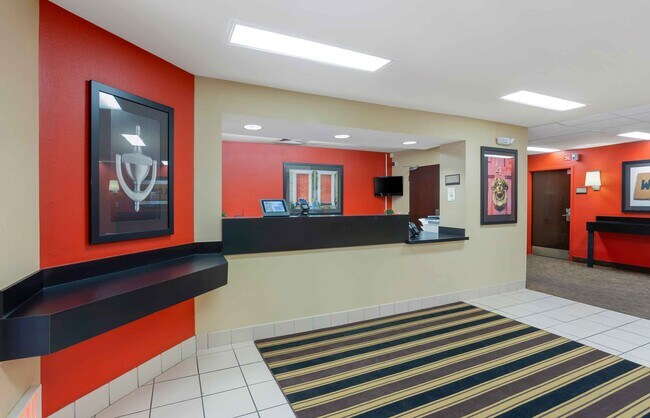 Furnished Studio-Springfield - South