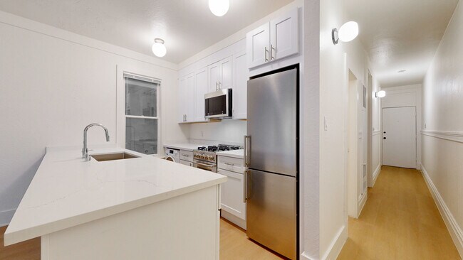 Building Photo - 1659 Grant Ave