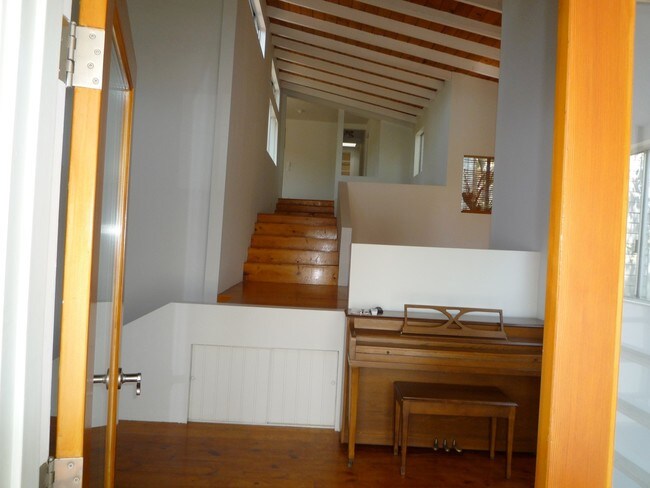 Photo - 1830 Lake Shore Ave