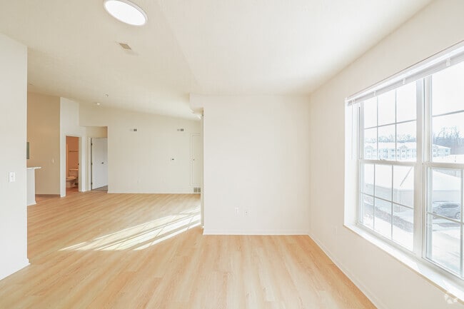 1BD, 1BA - 928SF - Living Room