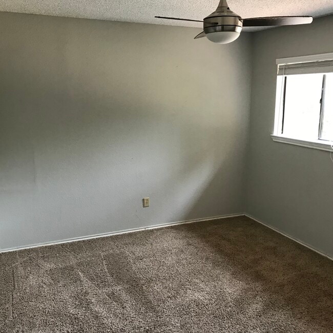 Photo - 4503 Smooth Oak Dr