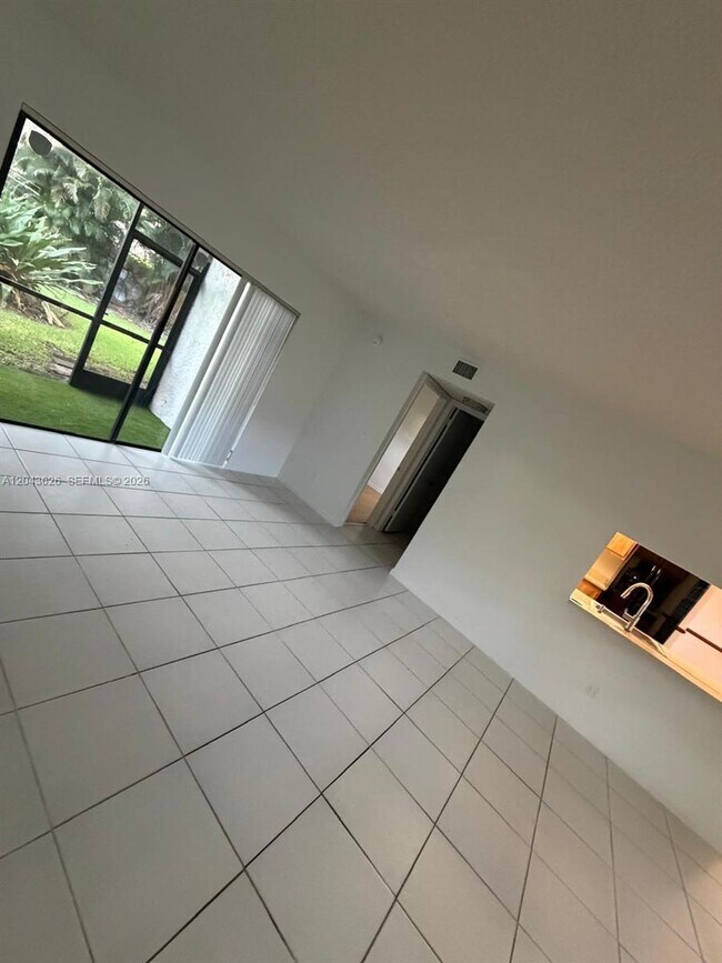 Photo - 9643 NW 4th St Unidad 5B