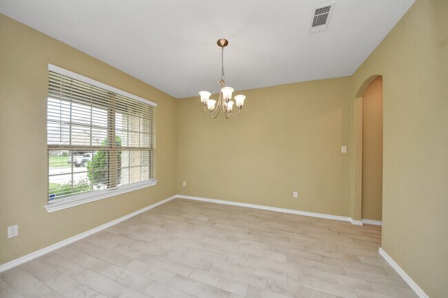 Photo - 28215 Shorecrest Ln