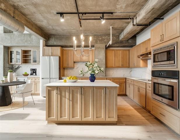 Photo - 2011 Cedar Springs Rd Unit 406