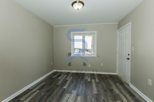 Photo - 166 Anderson Ave NW