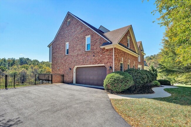 Photo - 1147 Belcroft Court