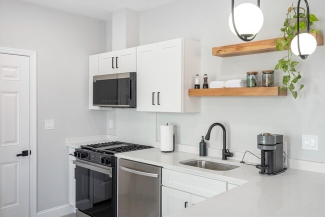 Building Photo - 35 Sagamore Ave Unit 1