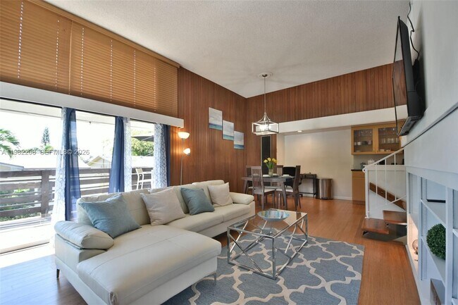 Photo - 250 SE Park St Unit 5