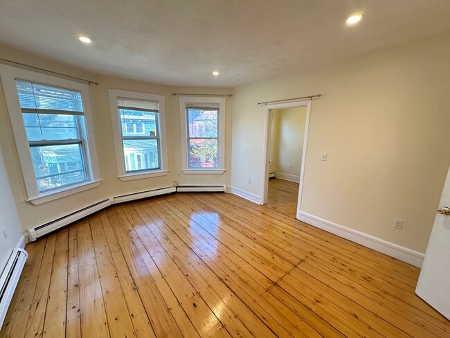 Photo - 66 Pleasant St Unidad 2
