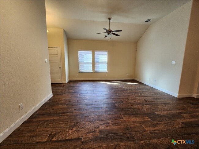 Photo - 1201 FM-306 E
