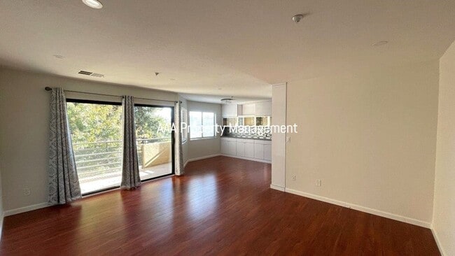 Photo - Downtown Walnut Creek! 3rd floor 2 master ... Unit 307