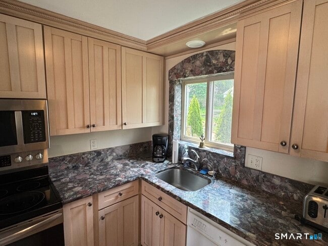 7 Clearwater Ln Unit 7