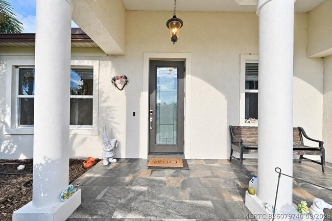 2449 SW Gay Cir
