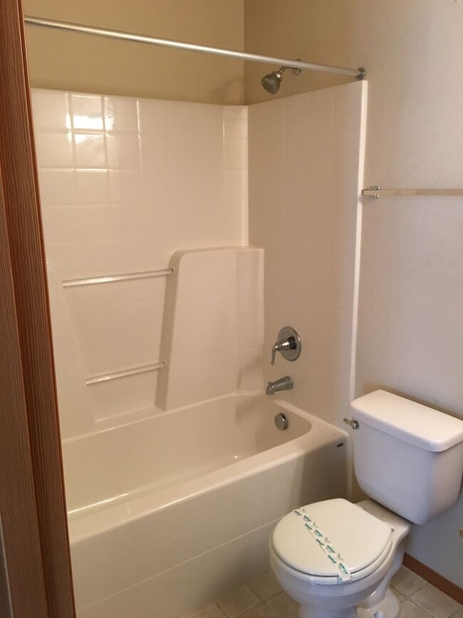 Photo - **$200 MOVE IN CREDIT if move in occurs pr...