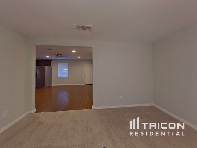 Photo - 126 Tharp St