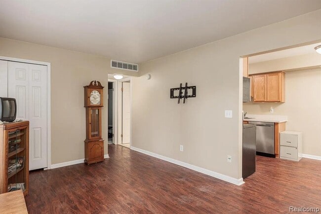 Photo - 43992 Freeway Dr Unit 94