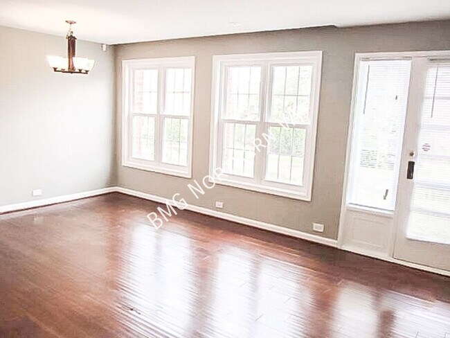 Photo - 3553 Martha Custis Dr