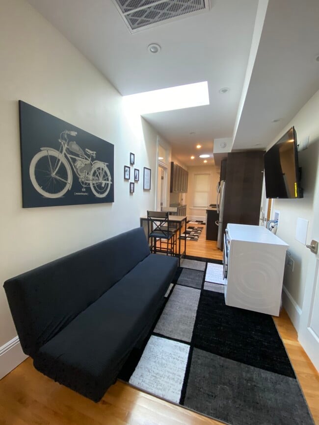 Building Photo - 106 Hyde Park Ave Unit #3 Rental