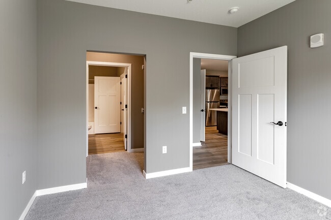 2BR, 2BA - 956SF - Second Bedroom