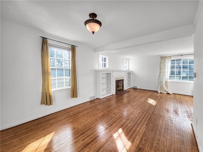 Photo - 54 Westmoreland Dr