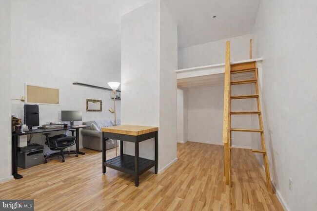 Photo - 315 New St Unit 111