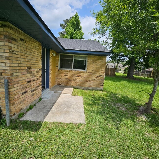 Photo - 826 Sherron Ave