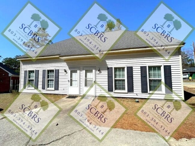 3 bedroom, 2 bath - Great Location - 3 bedroom, 2 bath - Great Location House