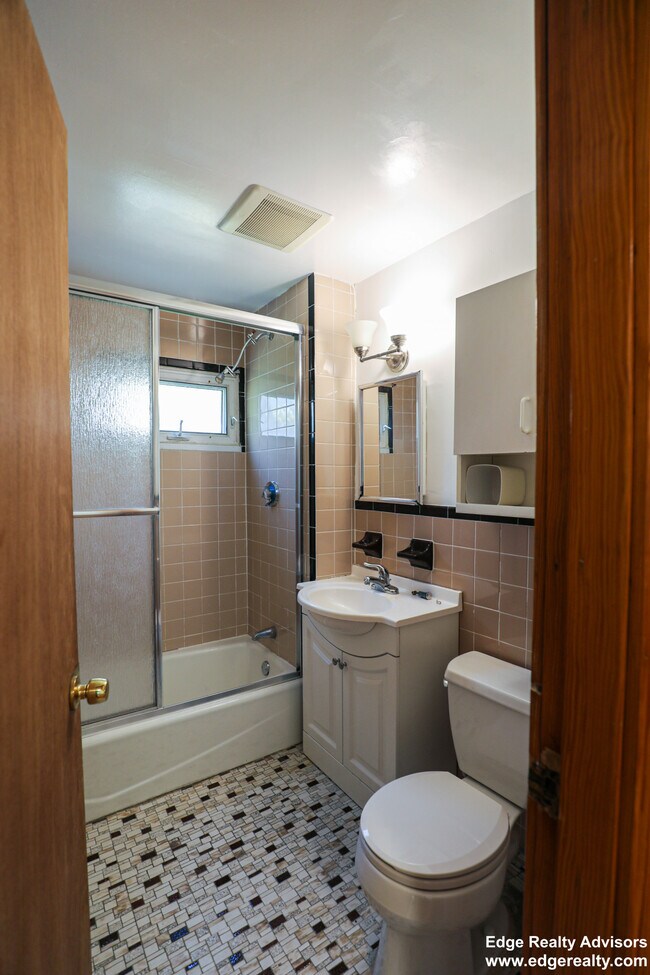 Photo - 27 South Crescent Circuit Unit 1