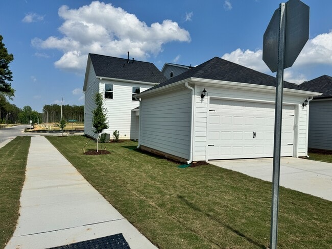 Photo - 833 Portland Rose Dr