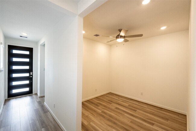 130 Radiant Ln